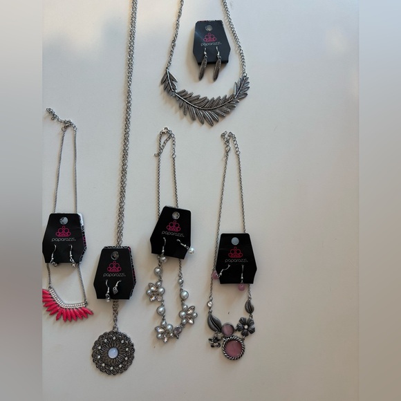 52 pieces! Paparazzi Jewlery Collection - Picture 3 of 16